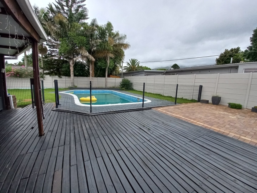 5 Bedroom Property for Sale in Bodorp Western Cape